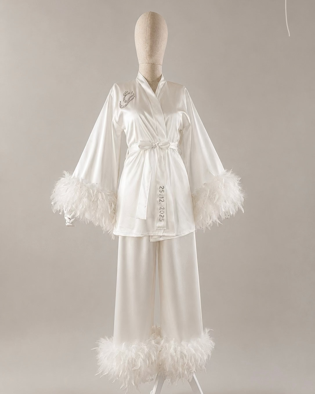 FEATHERY SET